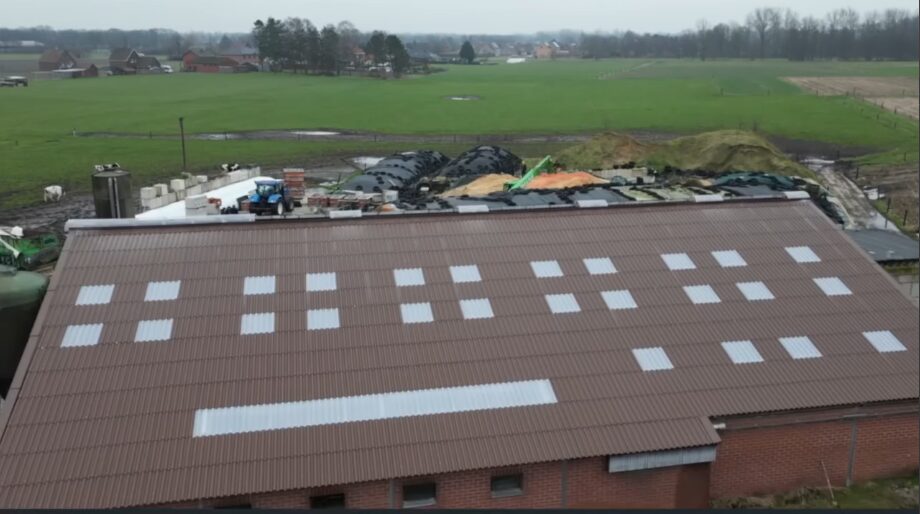 Loods met nieuwe nokconstructie — Balen