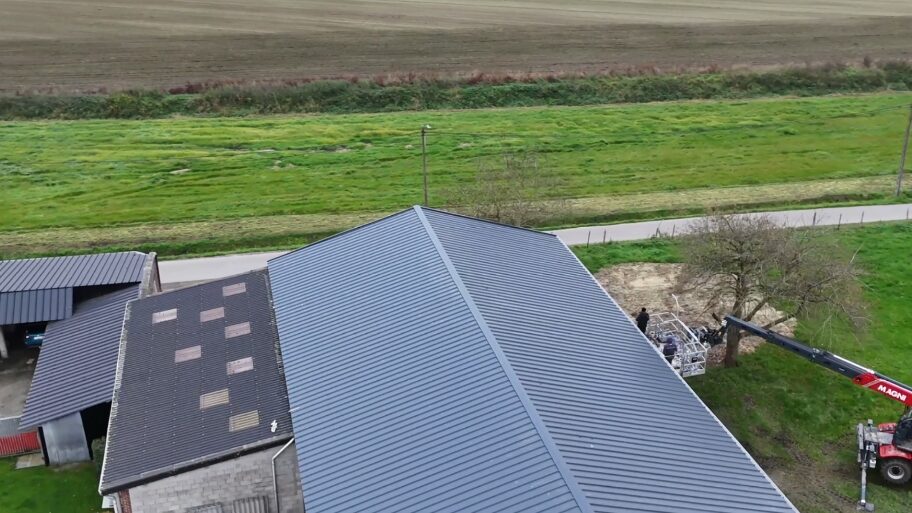 Isolerend staaldak — Laakdal