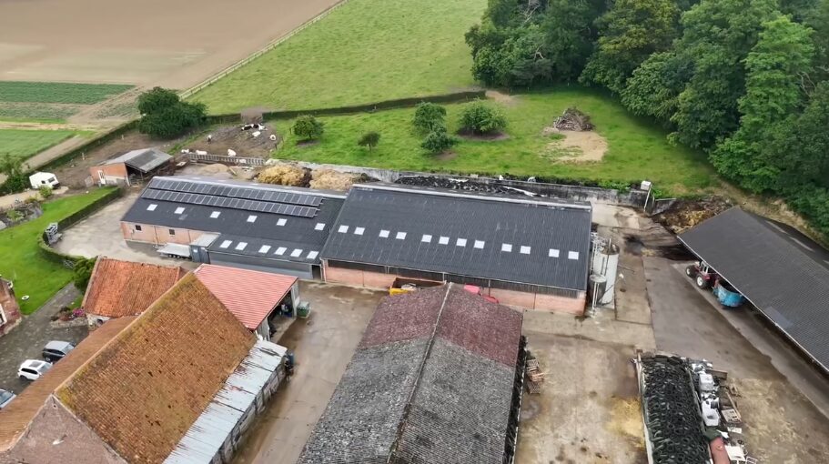 Stalgebouw nieuw dak — Ham