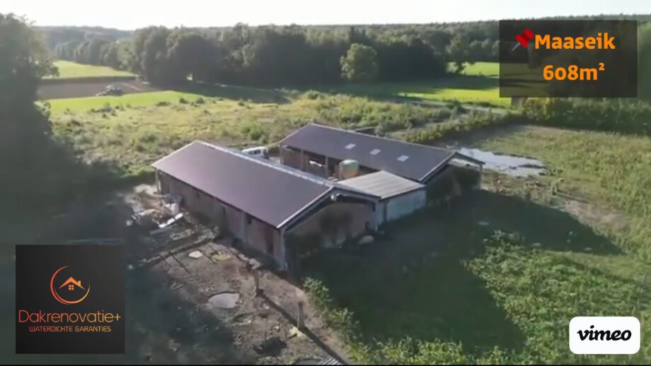 Bedrijfsgebouw met platte dakzone — Aarschot